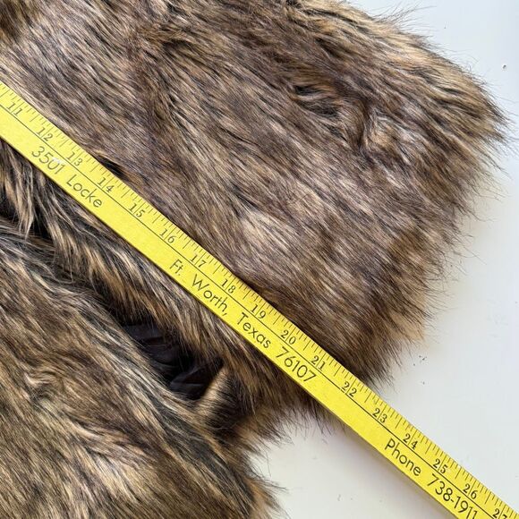 TCEC Faux Fur Fully Lined Vest, Size Medium - Picture 6 of 9